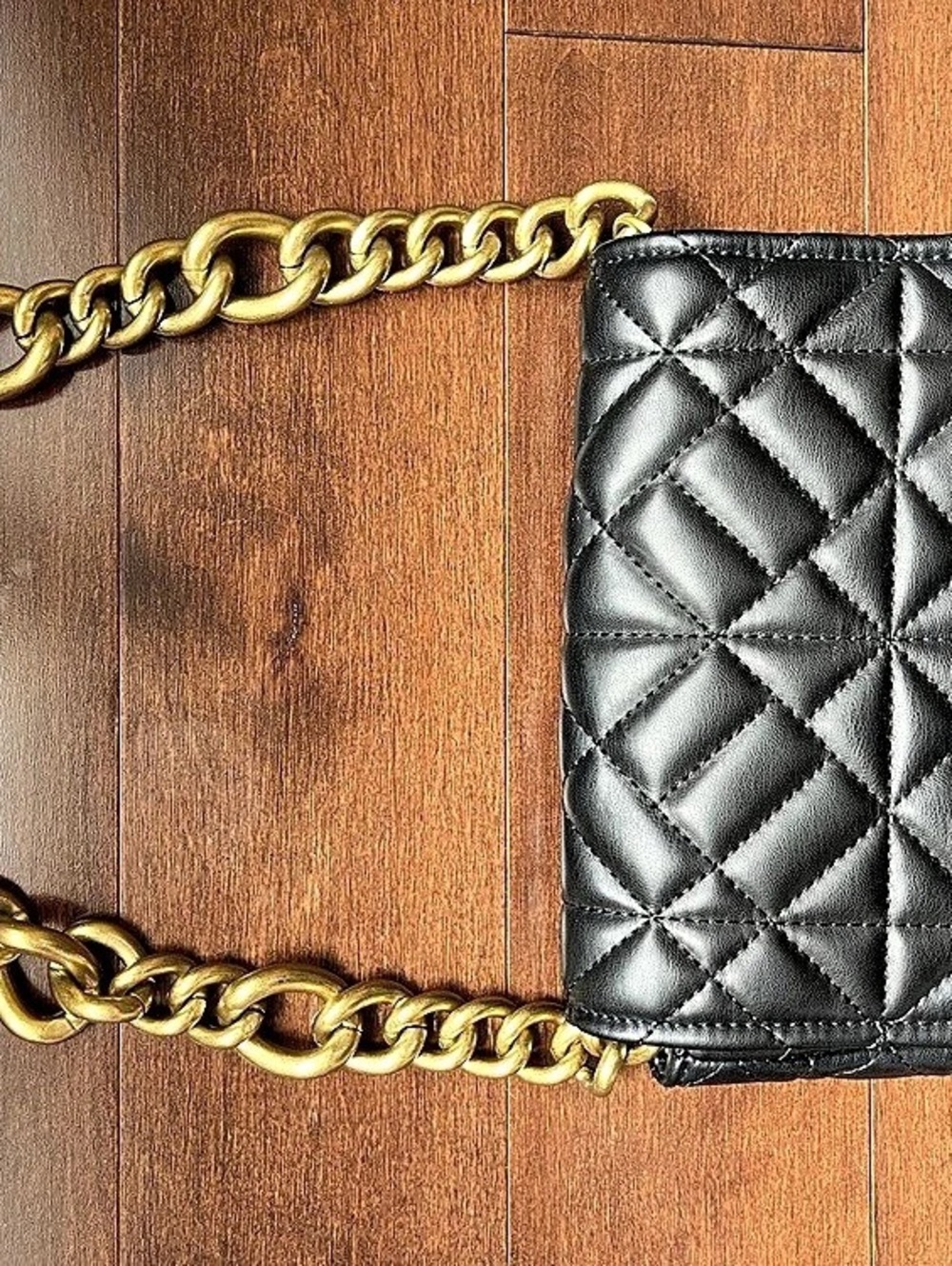 Quilted Chain Shoulder Bag in Black Like New